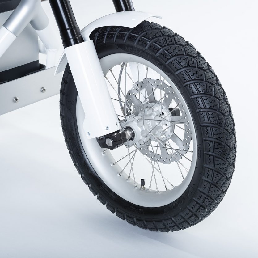 ösa_front_wheel_detail_3525